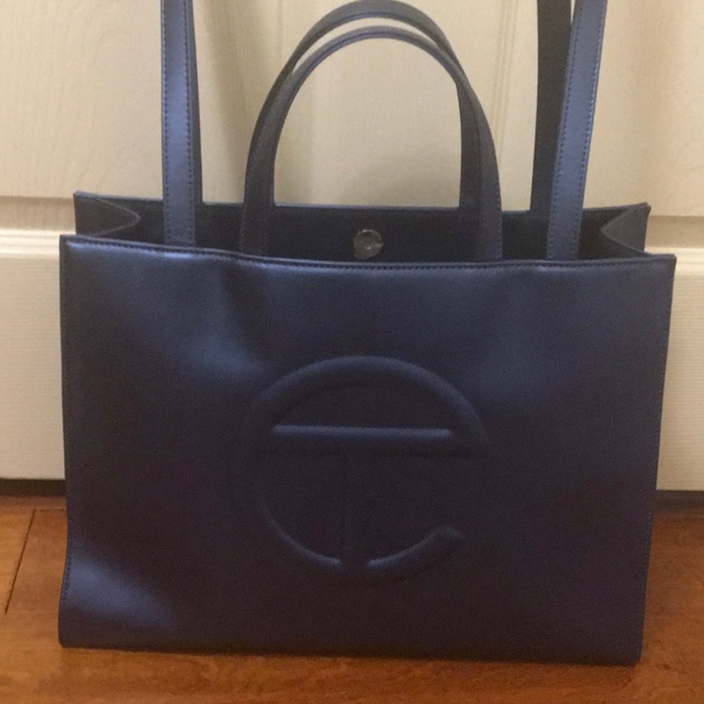 Authentic Telfar Medium bag - Picture 2 of 8